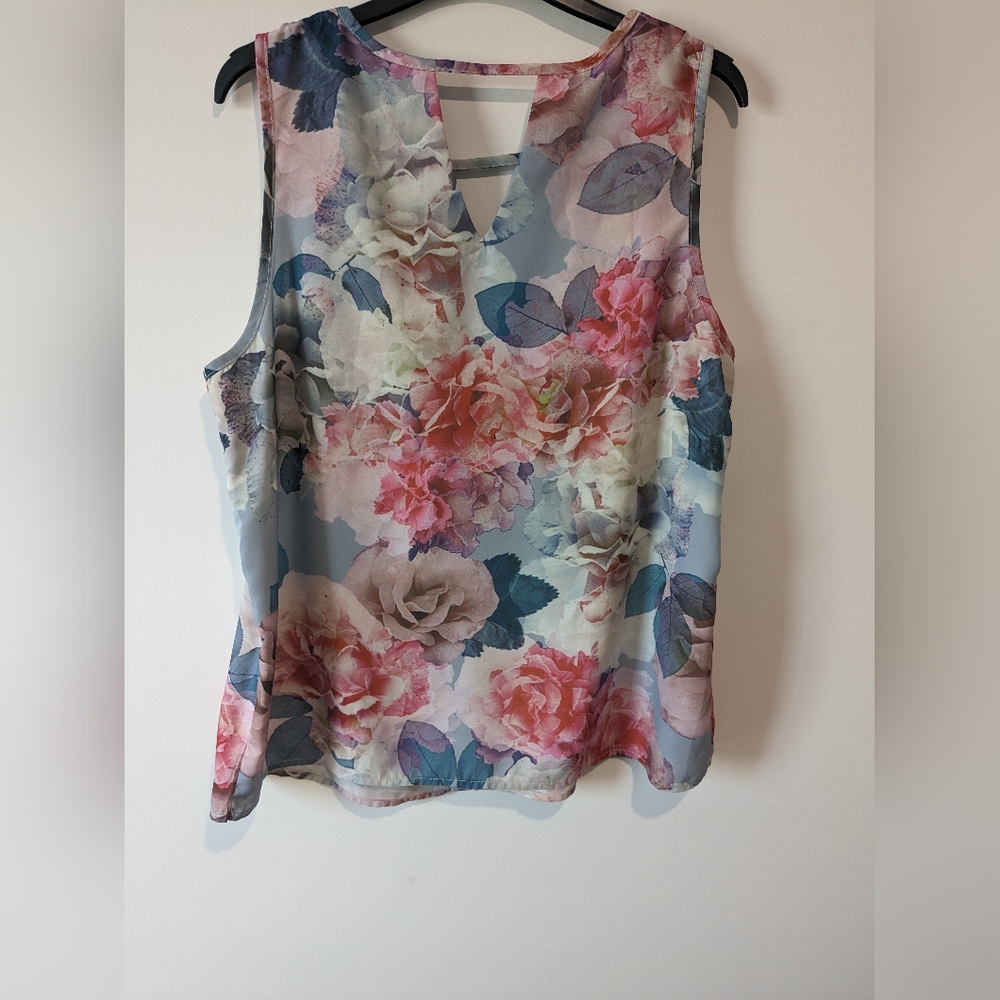 Angeleye London Floral Peep Hole Sleeveless Cami